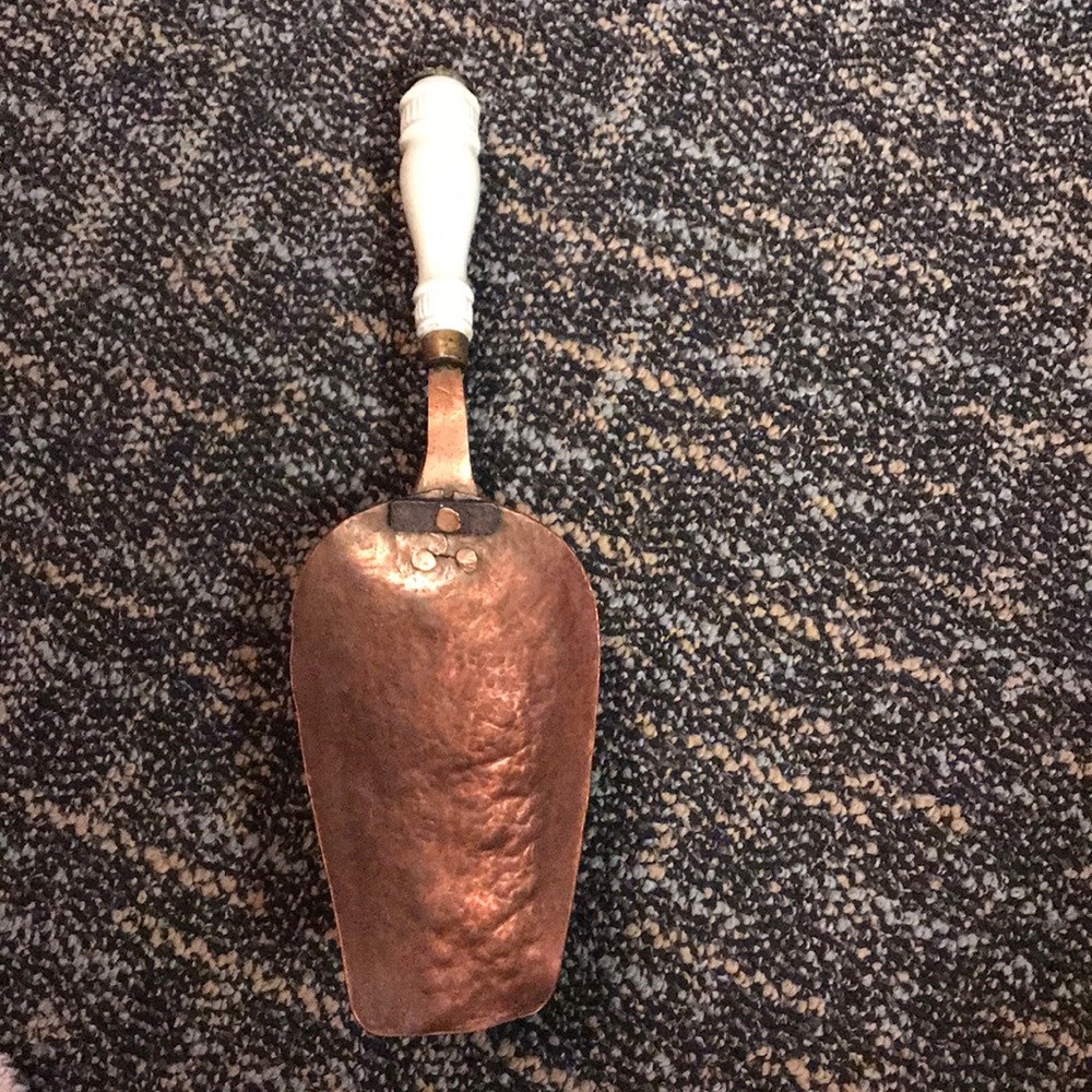 Vintage Hand Hammered Copper Ash Scoop with Faux Porcelain Handle